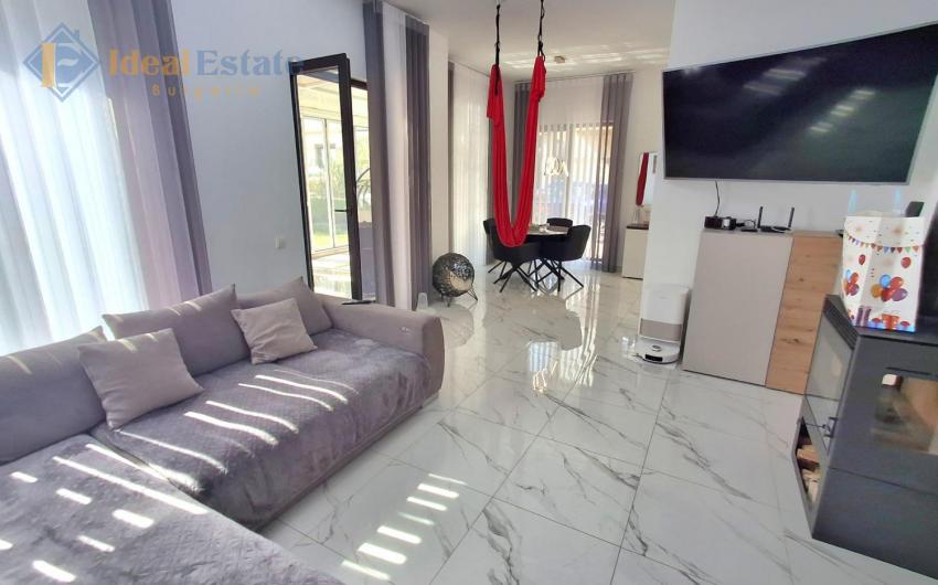 Zweistöckiges Haus mit drei Schlafzimmern in erster Meereslinie im Majestic Sea Village, Lahana – Sarafovo — ID2841 Foto 1