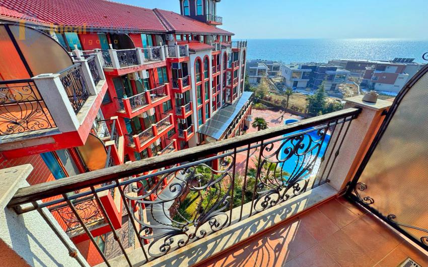 Трехкомнатная двухуровневая квартира с видом на море в комплексе Chateau del Marina, Несебр ID2419 Фото 12