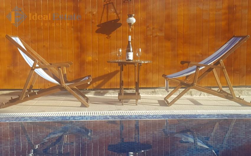 Haus mit Schwimmbad in 
