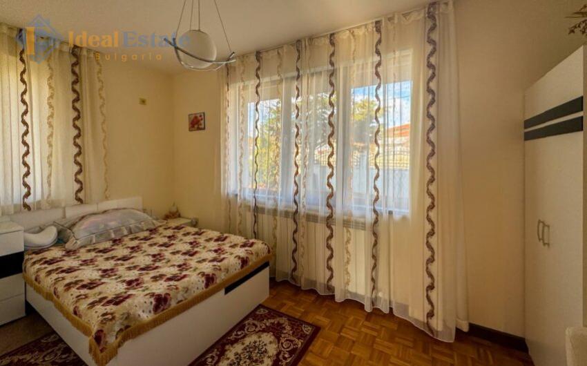Four bedroom detached house ID2062 Photo 12