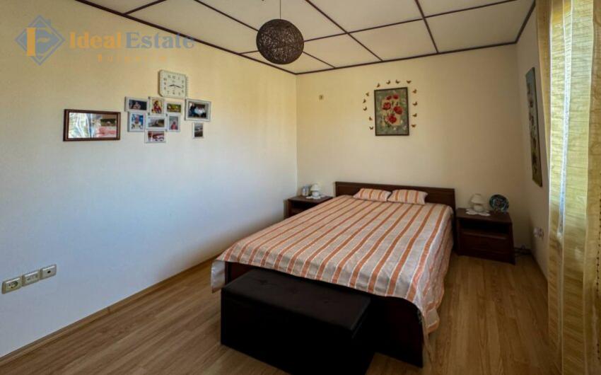 Four bedroom detached house ID2062 Photo 17