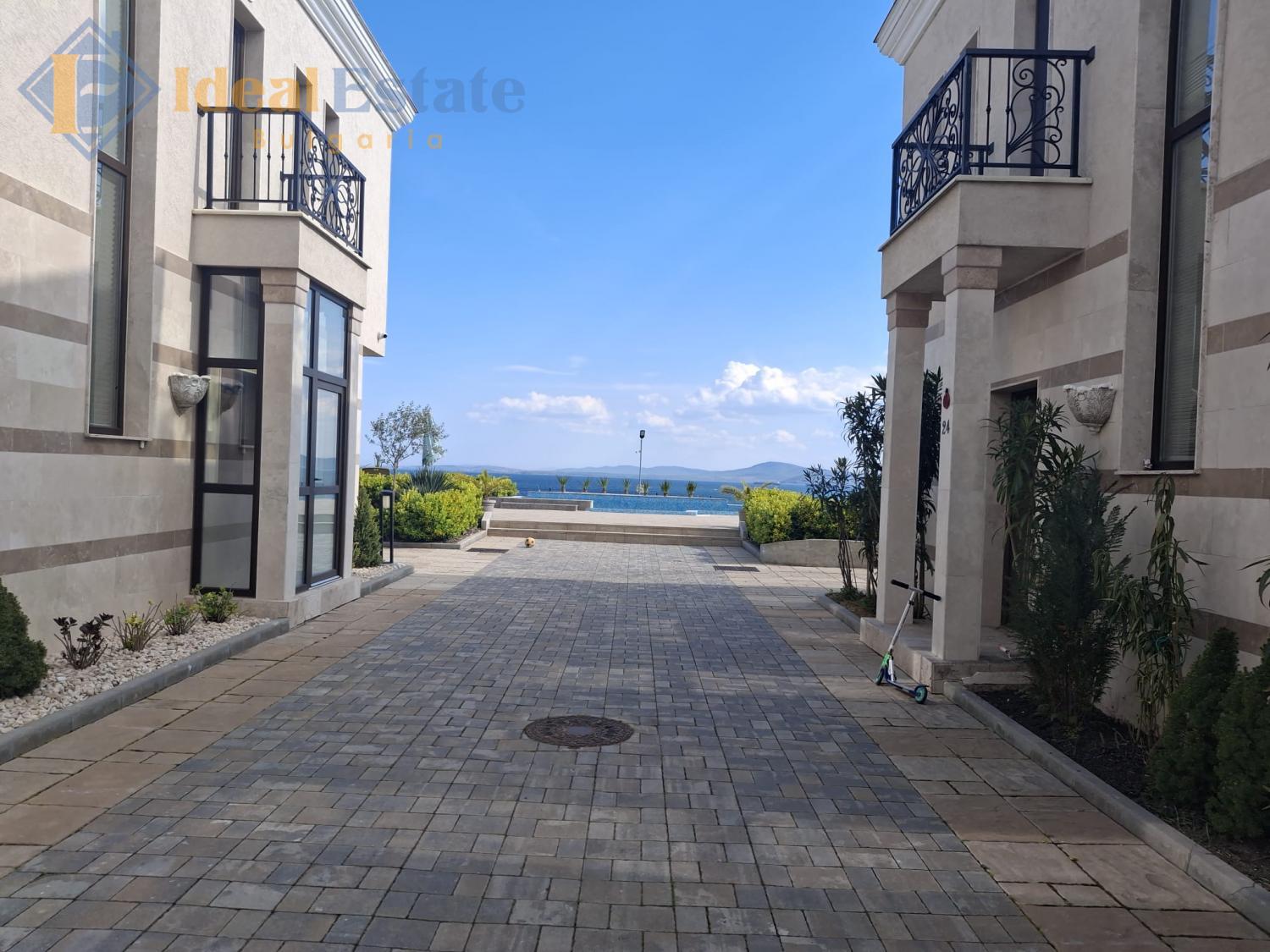 Zweistöckiges Haus mit drei Schlafzimmern in erster Meereslinie im Majestic Sea Village, Lahana – Sarafovo — ID2841 Vergrößertes Foto 31